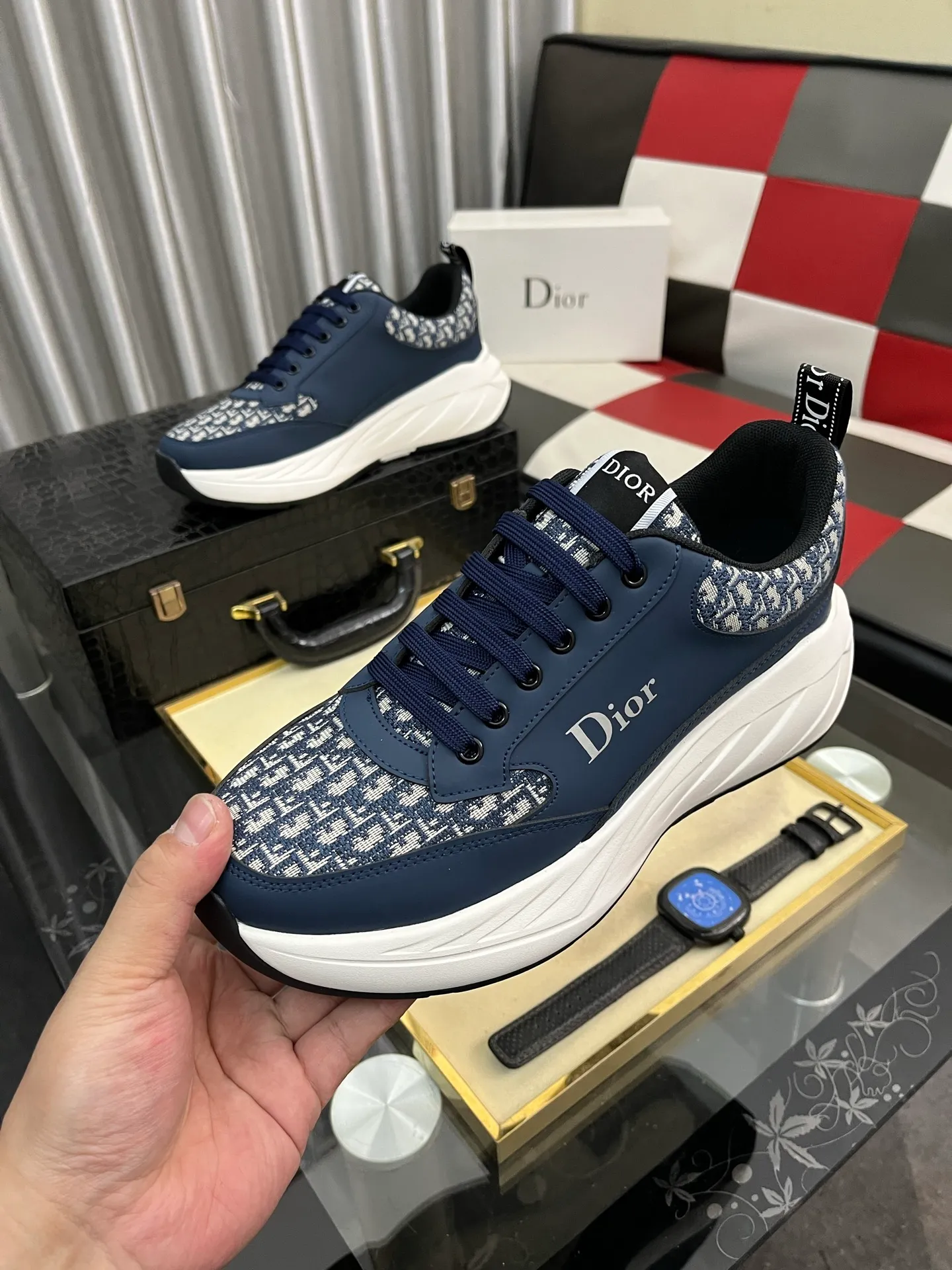 Ex-factory price: 438⌚️⌚️[Dior] Dior’s new men’s genuine leather casual shoes, the highest version on the market, any comparison is welcome🆚! The original leather has excellent texture and is super high-end! Fetal sheep net lining imported from Italy, removable pad! Luxurious materials and fine workmanship, highly recommended! Code number: 38-443️⃣Colors available